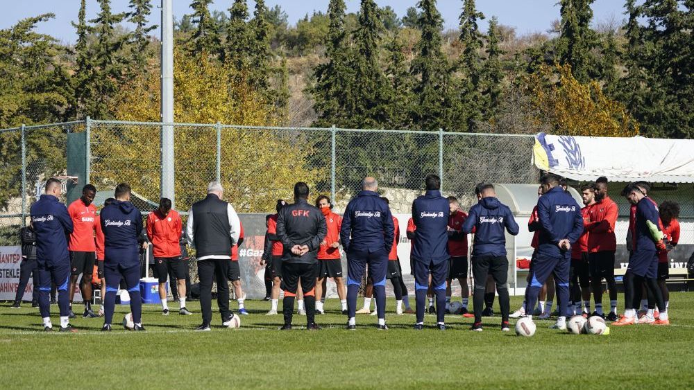 Gaziantep FK'da harekete geçildi! Sumudica takımını topladı